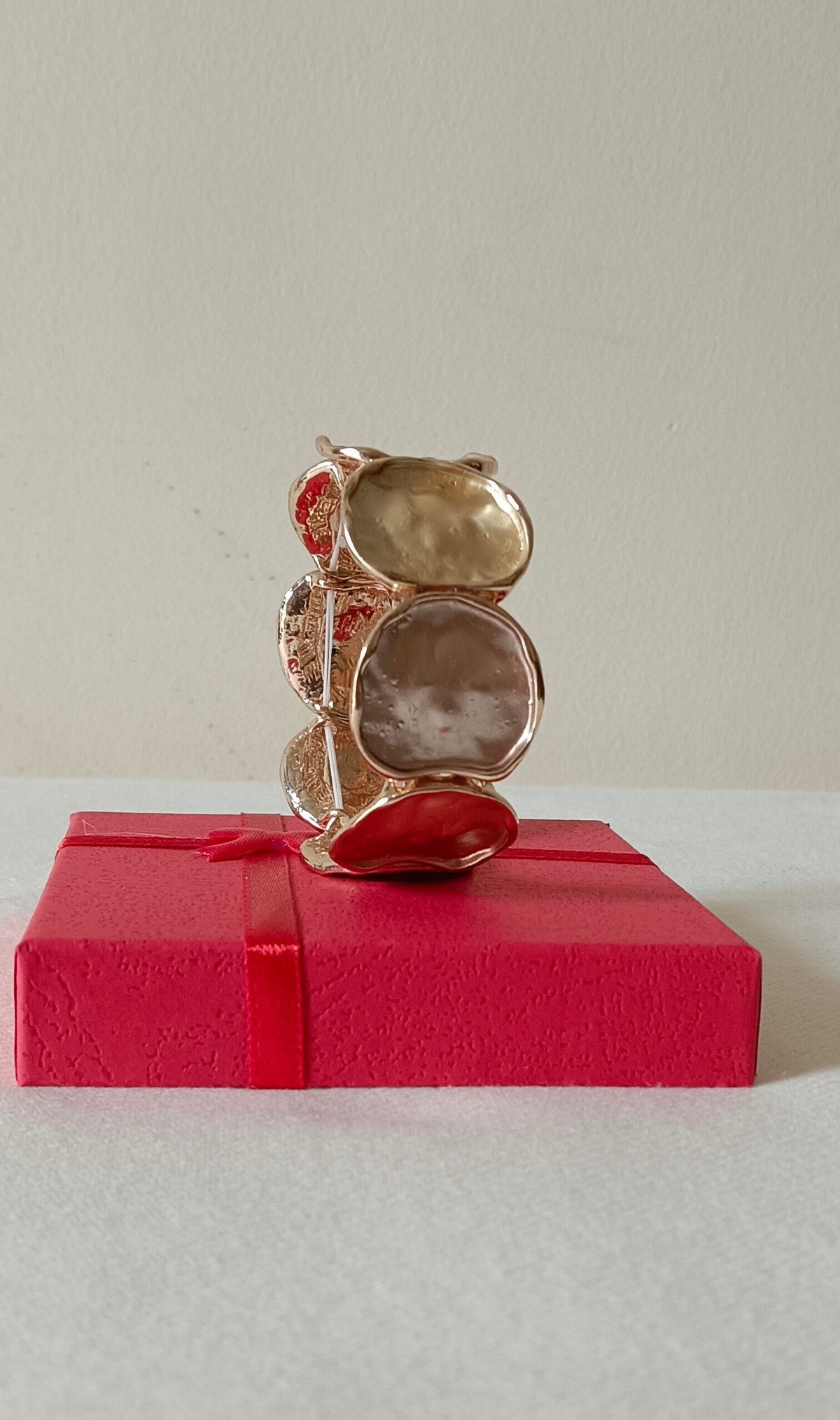 Gold Finish Anti Tarnish Alloy Beige Colored Panels Stretch Bracelet