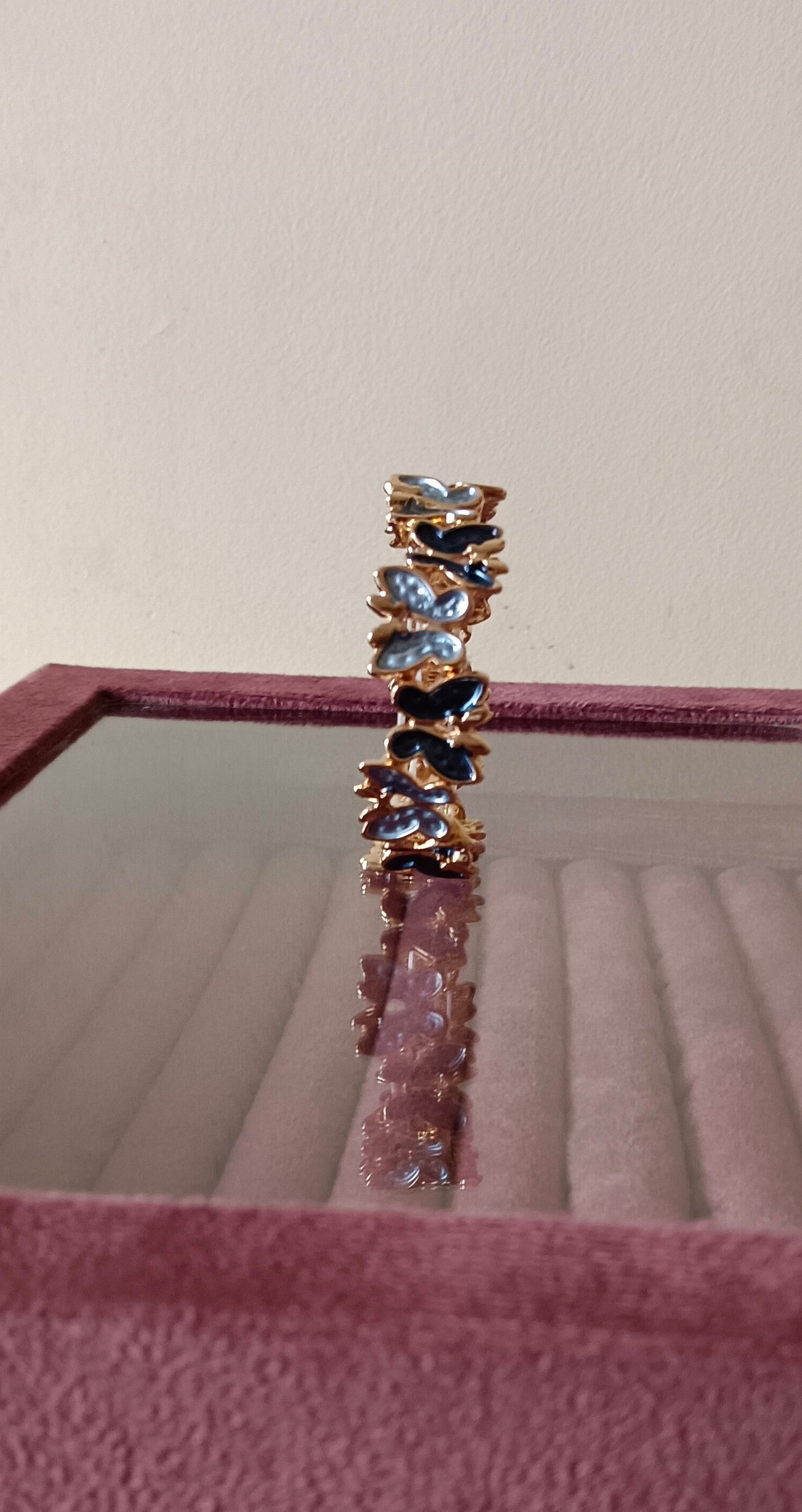 Gold Finish Anti Tarnish Alloy Dark Blue Colored Butterfly Panels Stretch Bracelet