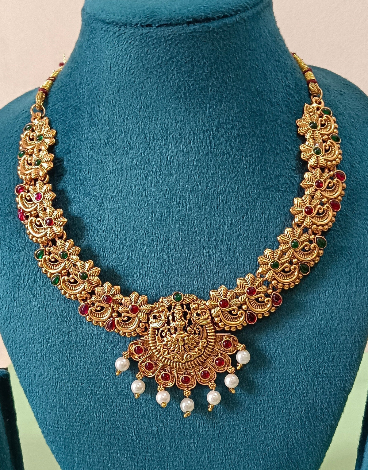 Temple Grace Traditional Necklace Set