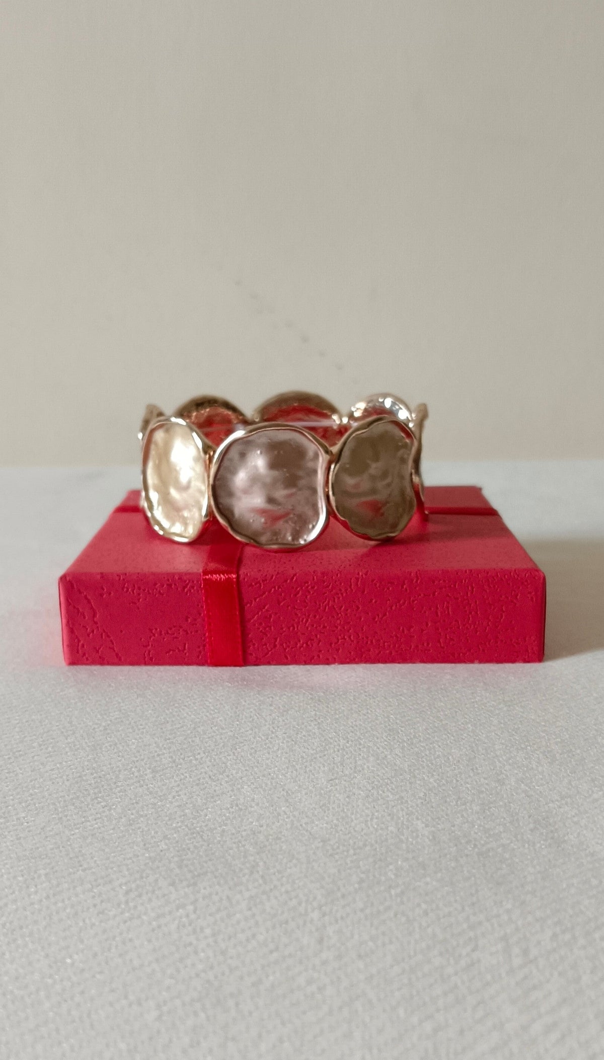 Gold Finish Anti Tarnish Alloy Beige Colored Panels Stretch Bracelet