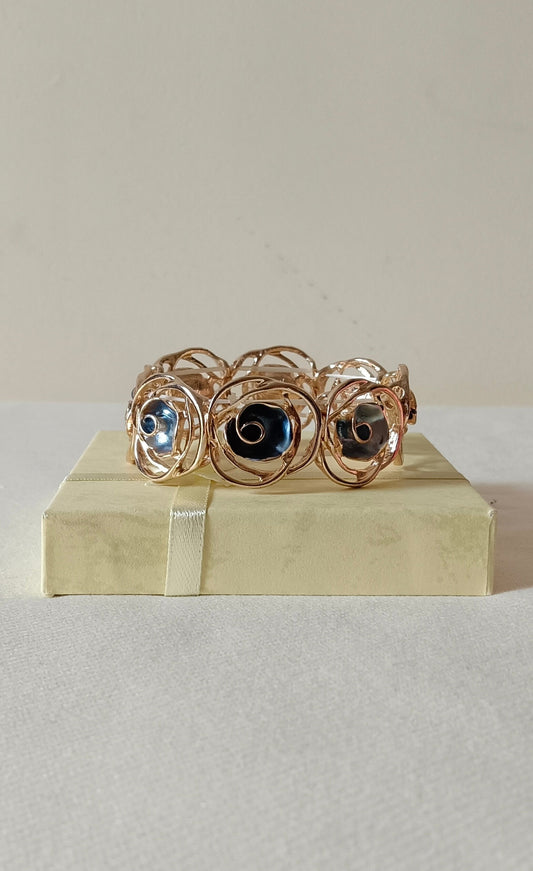 Gold Finish Anti Tarnish Alloy Dark Blue Colored Swirled Panels Stretch Bracelet