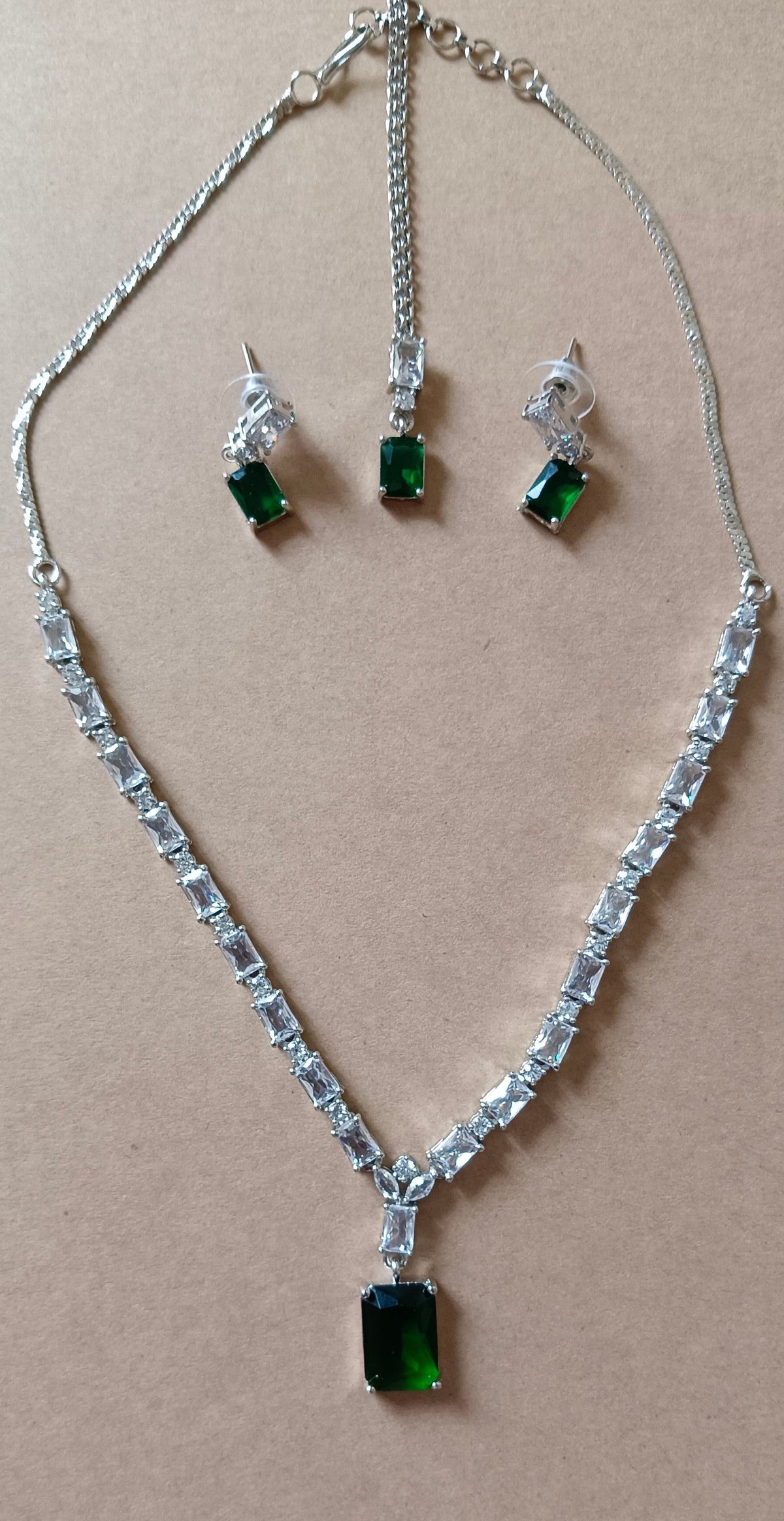 Sparkles AD Stone Single Layer Green & White Necklace Set with Tika