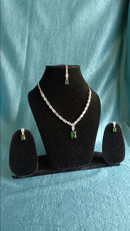 Sparkles AD Stone Single Layer Green & White Necklace Set with Tika