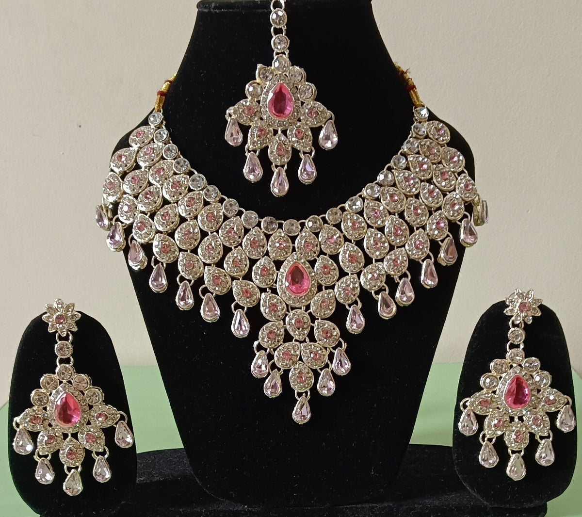 Pink Alloy Kundan Choker Necklace Set