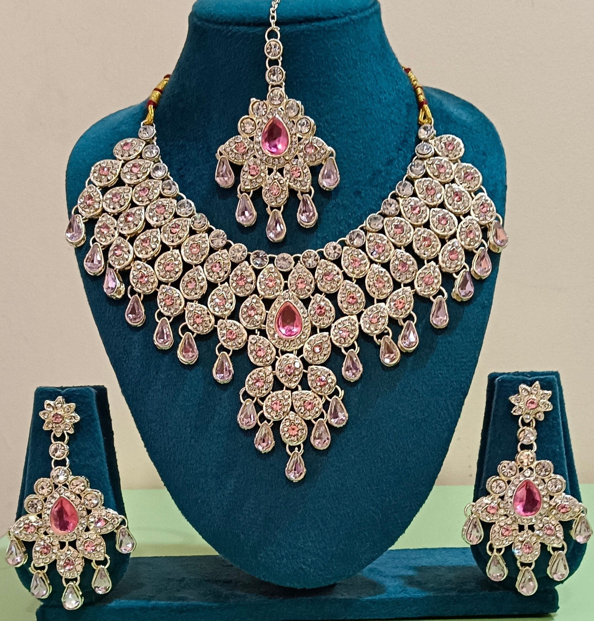 Pink Alloy Kundan Choker Necklace Set