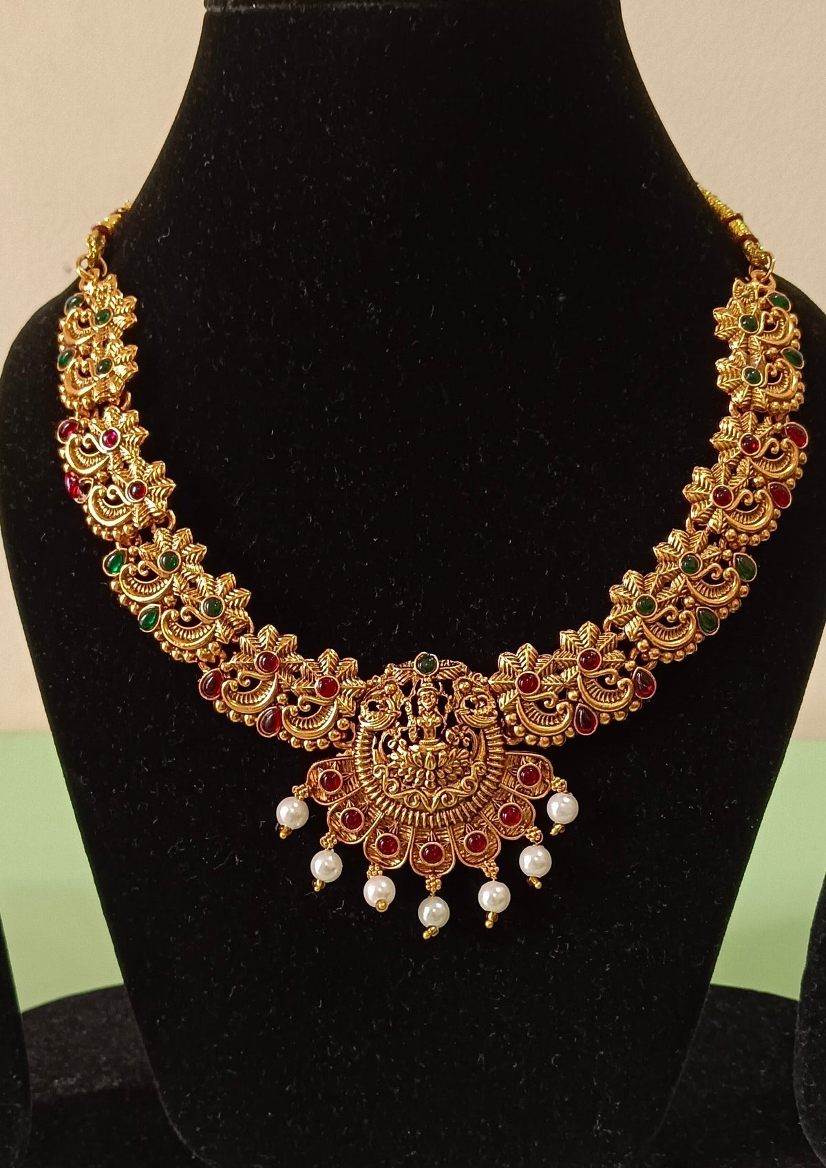 Temple Grace Traditional Necklace Set
