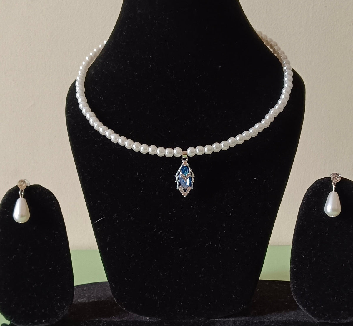Pearl Traditional Necklace Set with Blue leaf Pendant