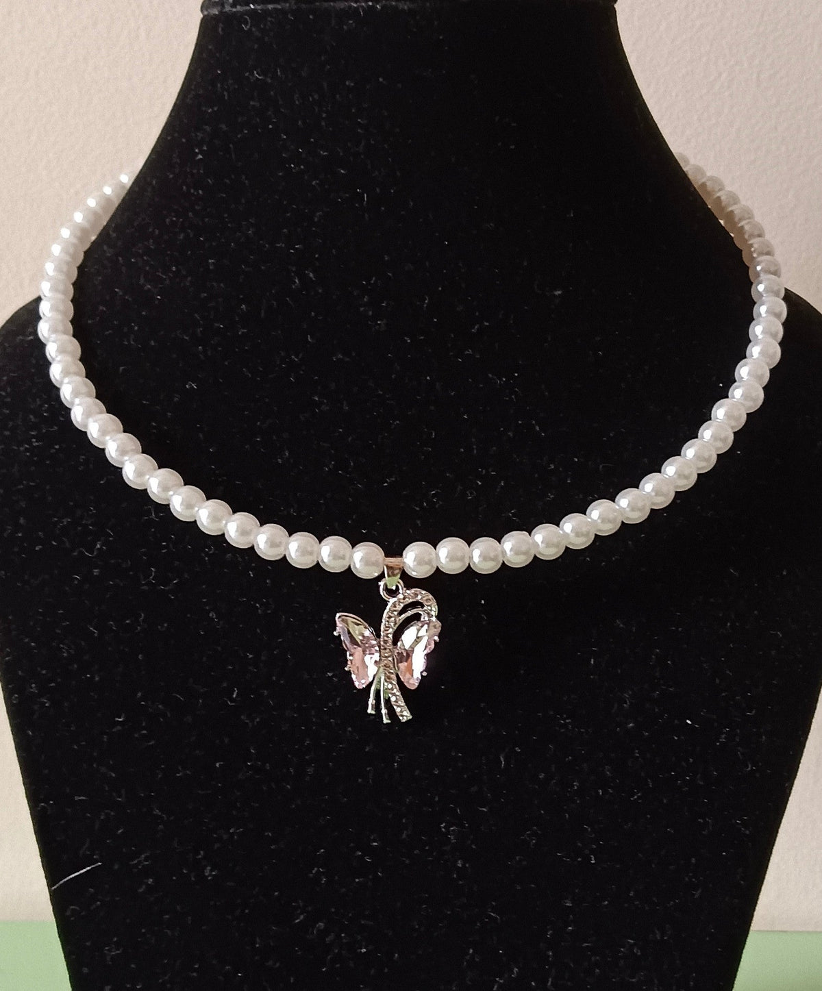 Pearl Traditional Necklace Set with Pink Butterly Pendant