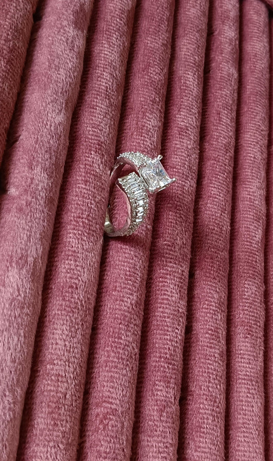 Silver-Plated & White AD Studded Cocktail Shaped Solitaire Premium Ring