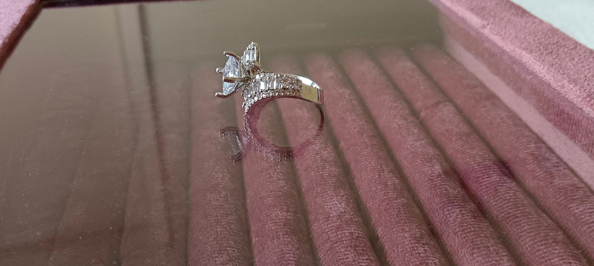 Silver-Plated & White AD Studded Cocktail Shaped Solitaire Premium Ring