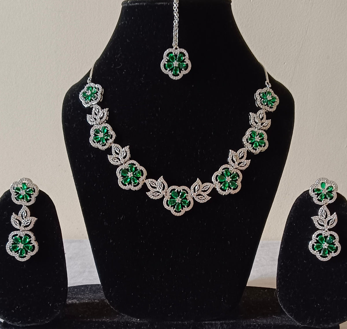 AD Single layer Floral Emerald Green necklace set