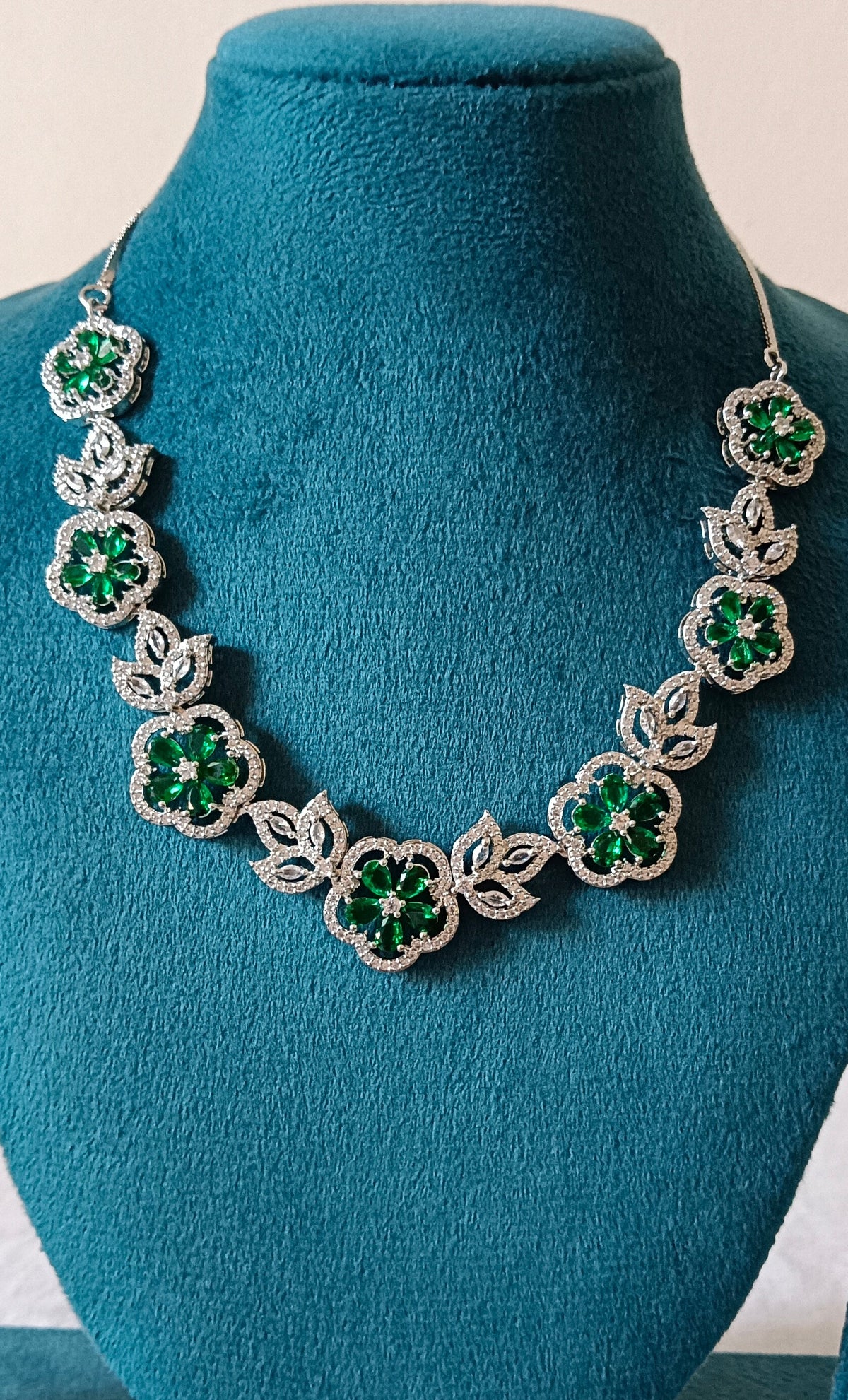 AD Single layer Floral Emerald Green necklace set