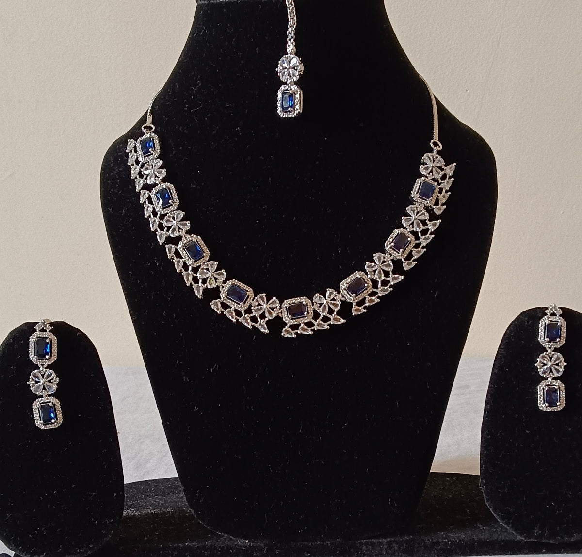 AD Single layer cubic cut Blue Sapphire crystal necklace set