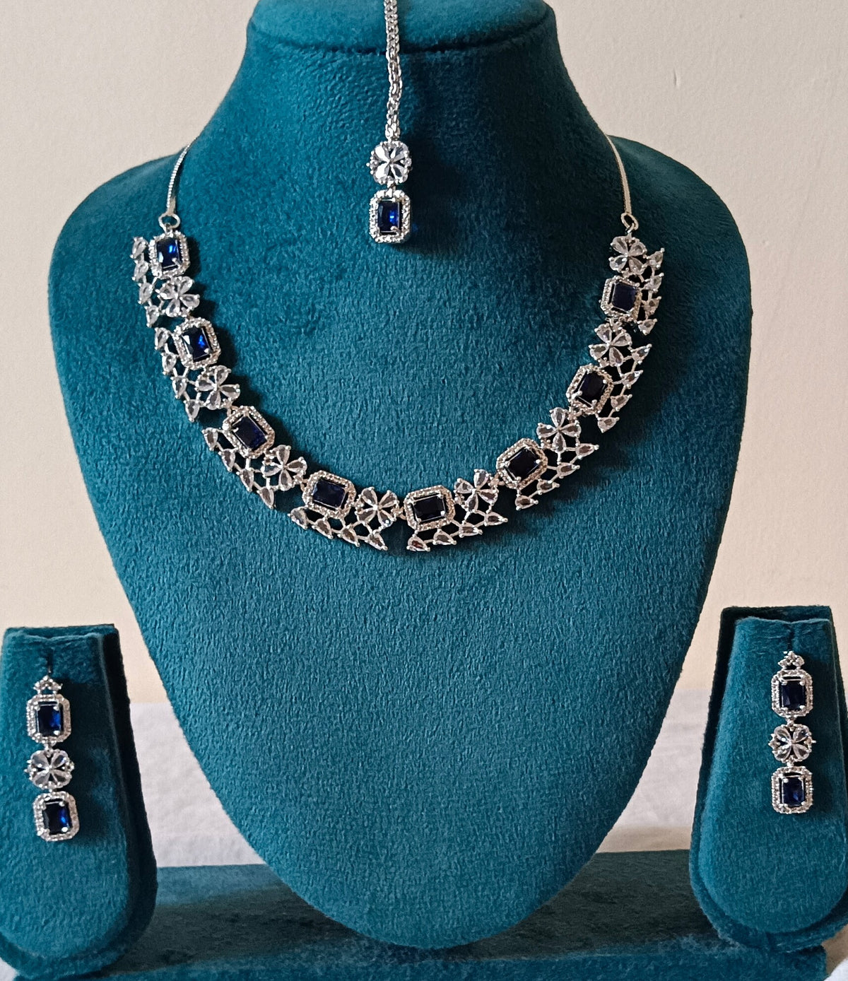 AD Single layer cubic cut Blue Sapphire crystal necklace set