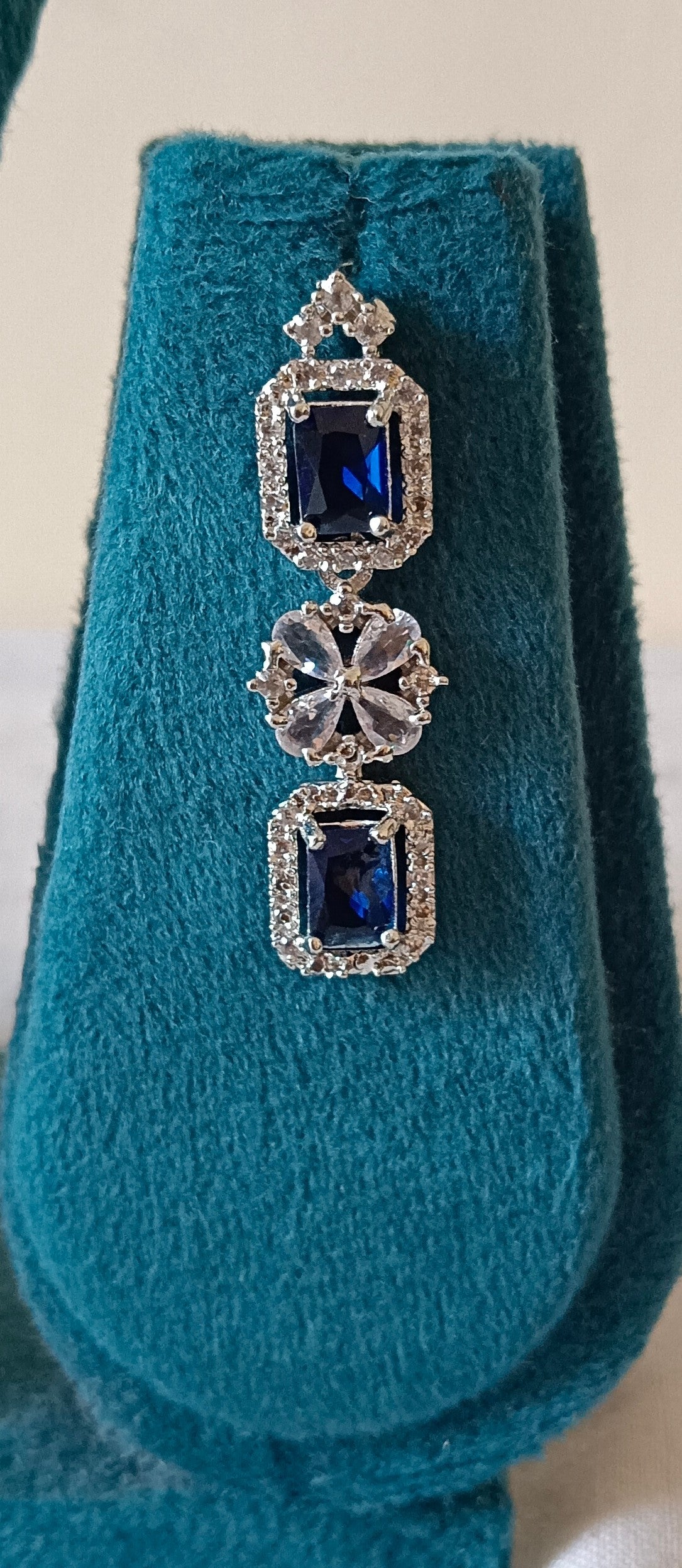 AD Single layer cubic cut Blue Sapphire crystal necklace set
