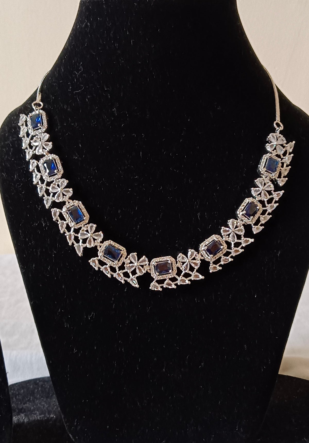 AD Single layer cubic cut Blue Sapphire crystal necklace set